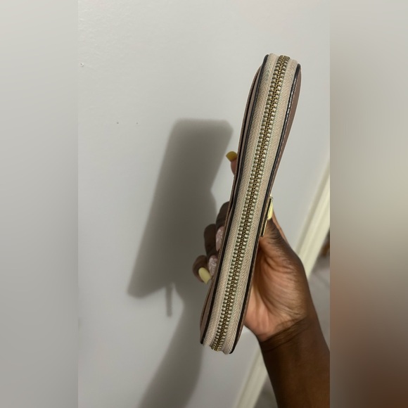 KATE SPADE | Rose Gold Wallet - Picture 5 of 7